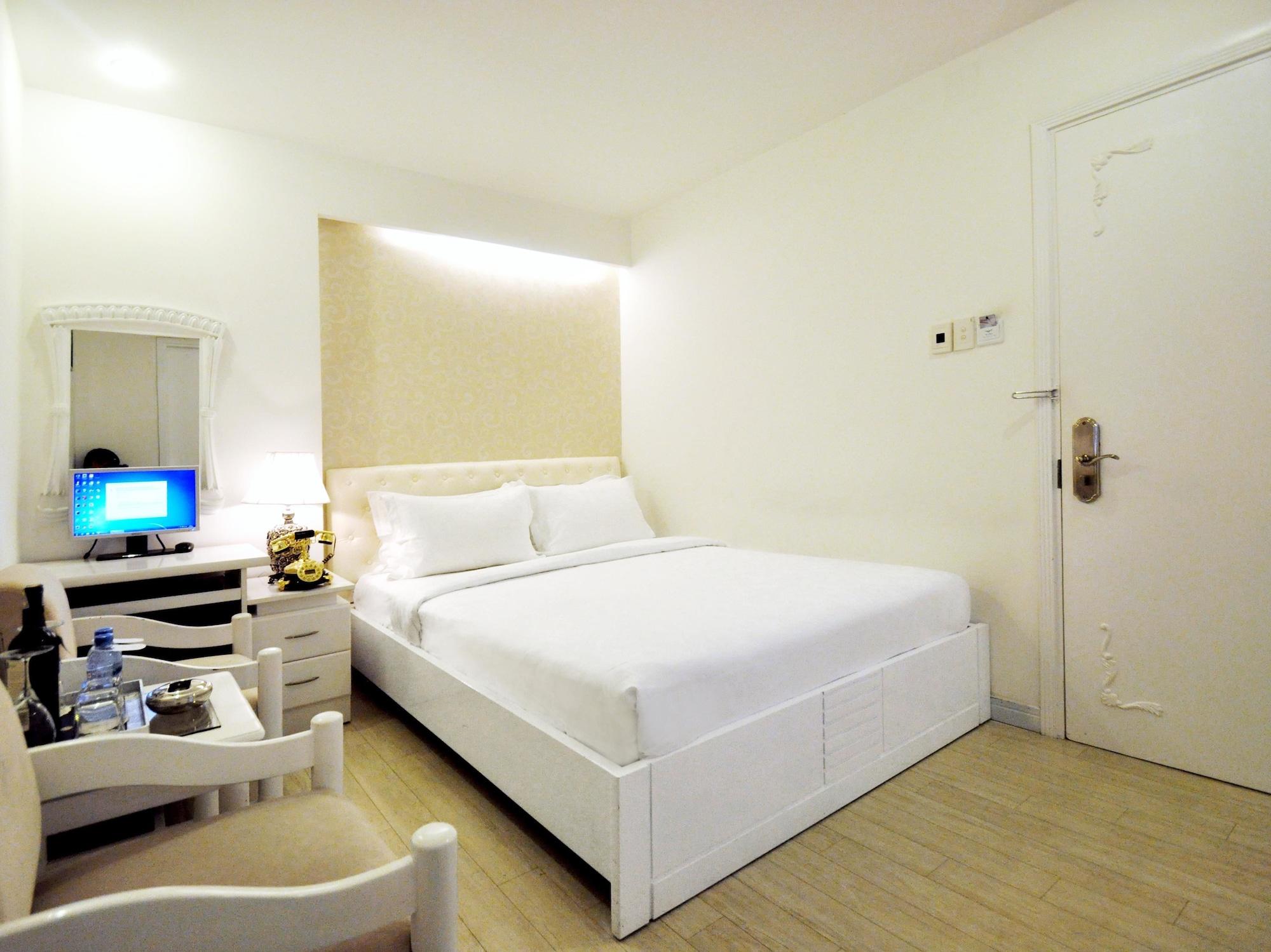 The White Hotel 8A Thai Van Lung Хошимин Экстерьер фото