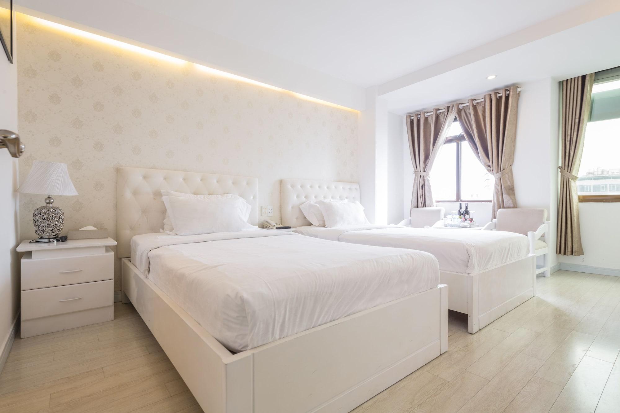 The White Hotel 8A Thai Van Lung Хошимин Экстерьер фото