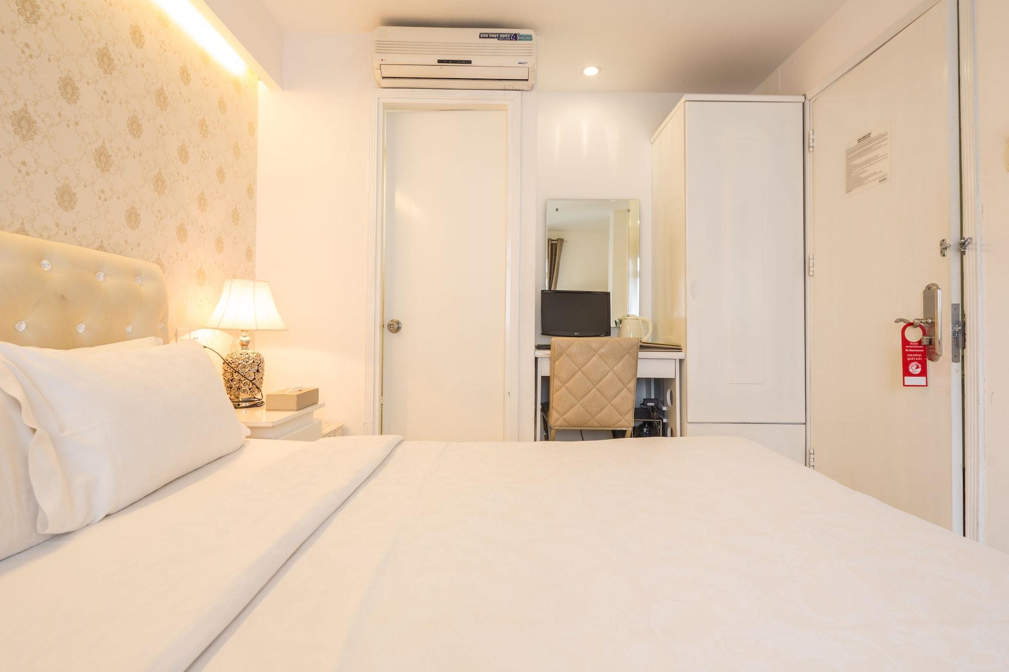 The White Hotel 8A Thai Van Lung Хошимин Экстерьер фото