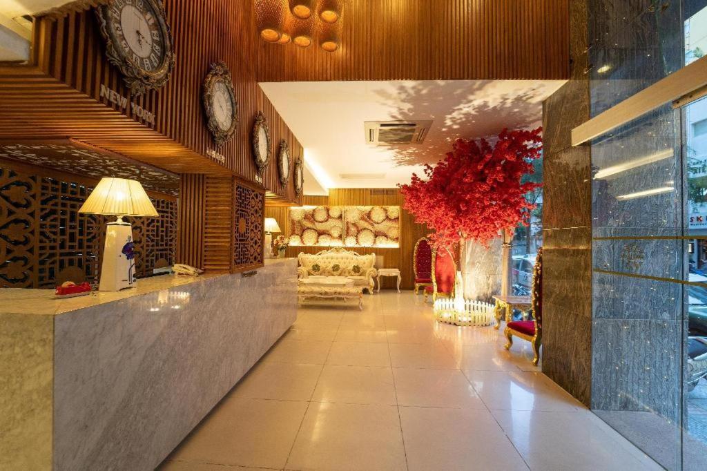 The White Hotel 8A Thai Van Lung Хошимин Экстерьер фото