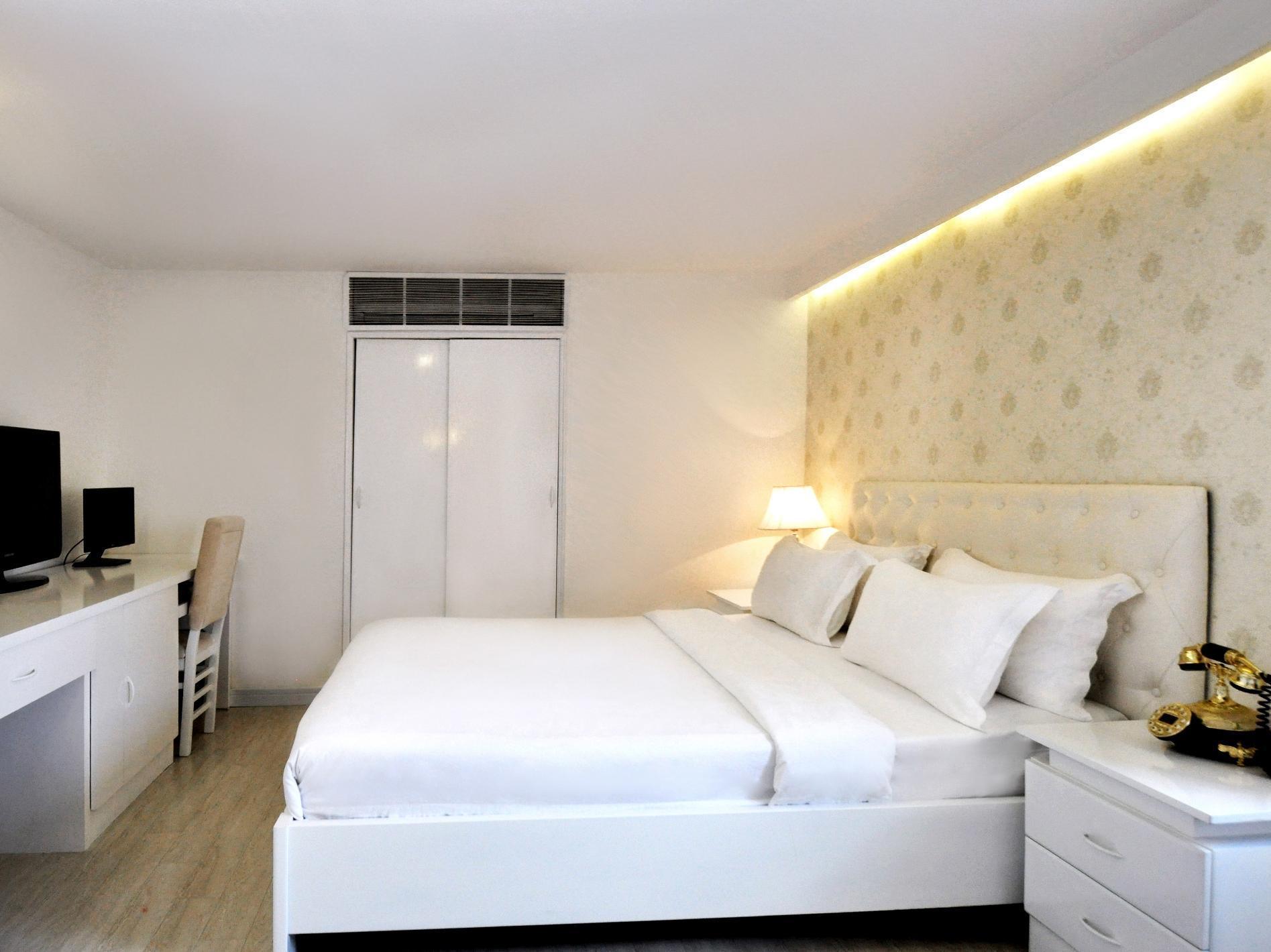The White Hotel 8A Thai Van Lung Хошимин Экстерьер фото